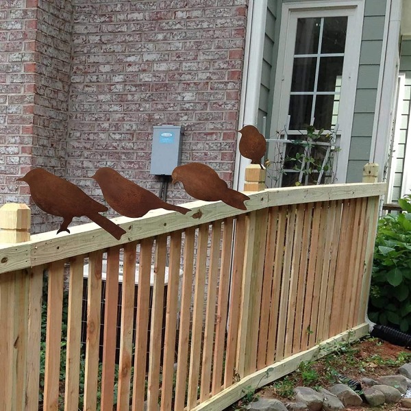 Trädgårdsstolpe rostdekoration, 4 patina metall fågelpost trädgård