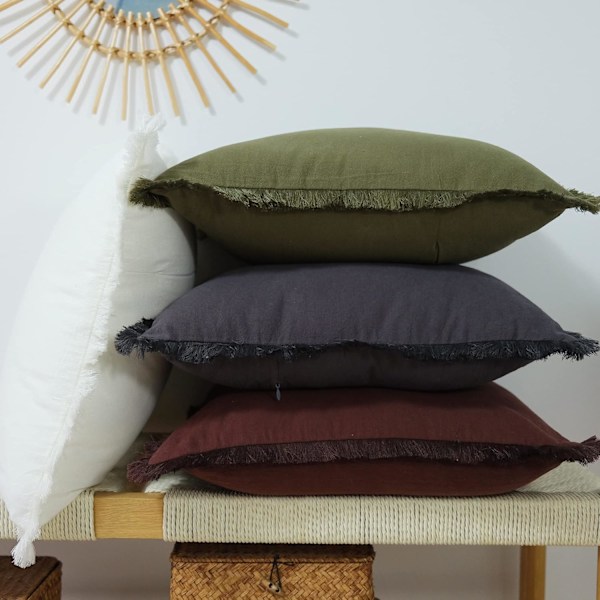 Pakke med 2 dekorative naturlige trekk med duskede kanter Farmhouse Boho frynsete firkantede trekk for sofa Couch 18\" x 18\" Mørk grå