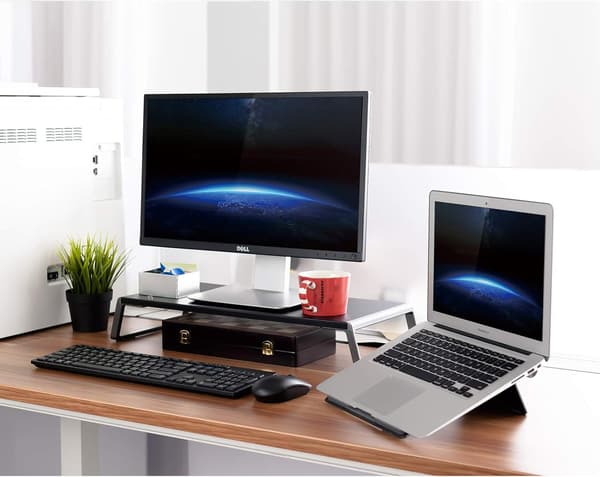 Multiskjermstativ med en solid 50,8 x 24 cm plattform og plassbesparende metallben med oppbevaring. black
