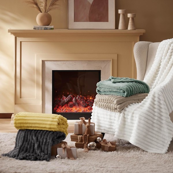 Bedsure Hvit Kastteppe for Sofa - Super Myk Koseteppe for Kvinner, Søt Lite Fleeceteppe for Jenter, 50x60 Tommer