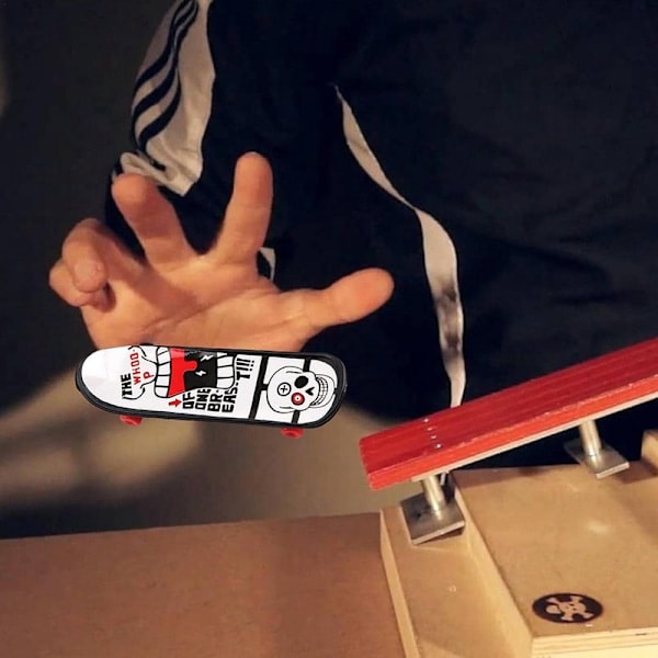 2023 Leksak Julkalender Barn Finger Mini Skateboards 24 Dagar Julkalender med Färgglada Mini Fingerboard