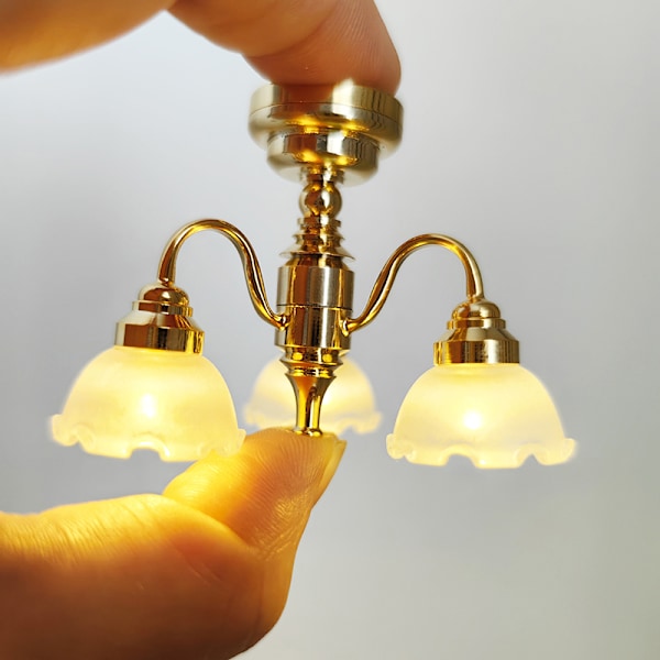 1:12 Nukkekodin Pienois LED Kultainen Kattokruunu