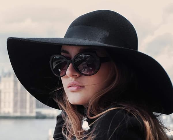 Retro hatt for kvinner med bred brem