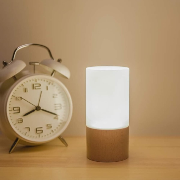 Lille LED bordlampe i træ, natlampe til soveværelset