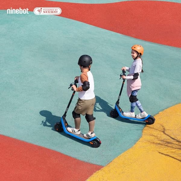 El-scooter barn Ninebot By Segway C2 Lite Svart och blått