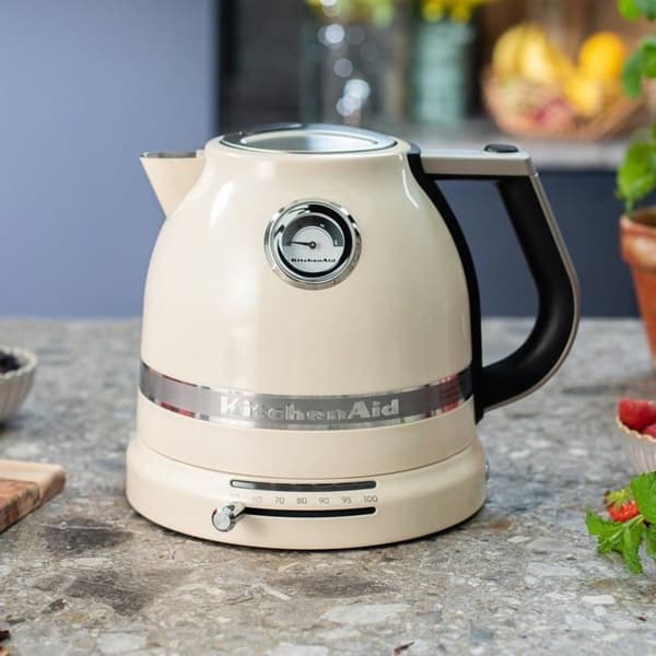 Vattenkokare - Kitchenaid - Artisan 5KEK1522EAC - 1,5L - Grädde Grädde