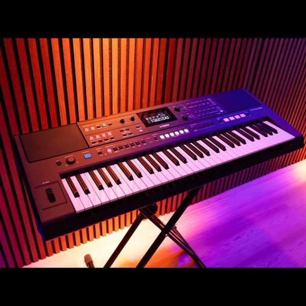 Yamaha PSR-E483 Klaviatur med dynamiskt anslag