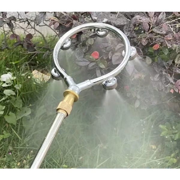 Vattenslangmunstycke, praktiskt långvarigt slangmunstycke i rostfritt stål, för kylning av uteplats i trädgården.