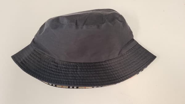 Bucket hat - Fiskarhatt - Mörkgrå med rutor