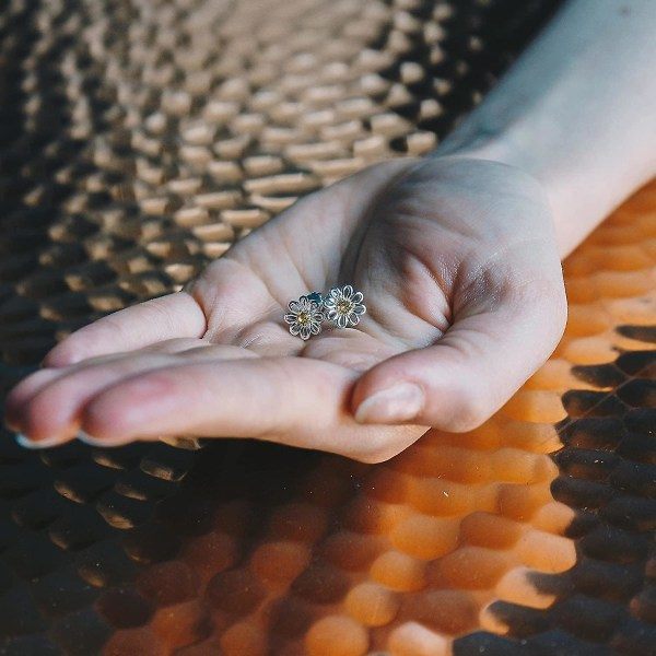 Daisy Stud øreringe skabt med Zirconia krystaller