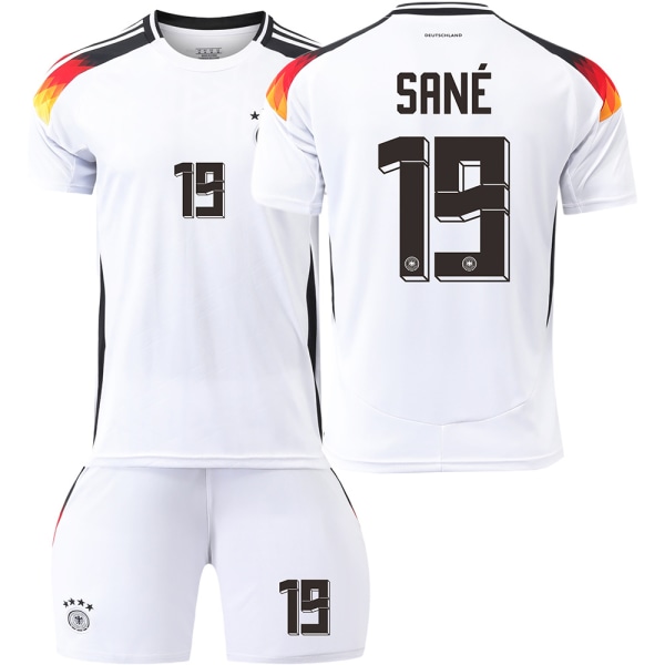 Tyskland Hjem Euro 2024 Drakt Fotballdrakt Barn Menn Kit Nr.19 Sané sockless 22