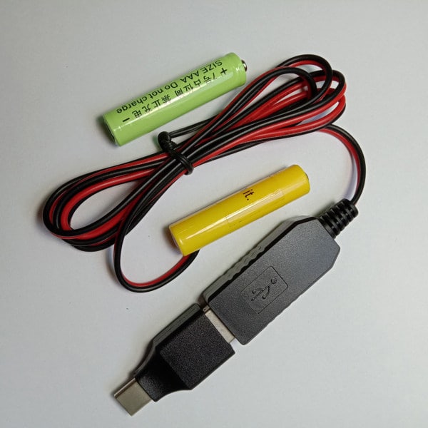 USB-virtalähde 1,5 V AAA-paristolle radioon, sähköleluun, kelloon, LED-nauhaan, lamppuun, laskimeen, 2 AAA