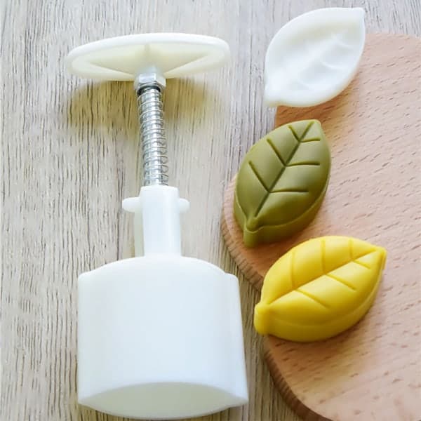 30g Månekakeform i plast, bladformet form for DIY, til Midtsommerfesten