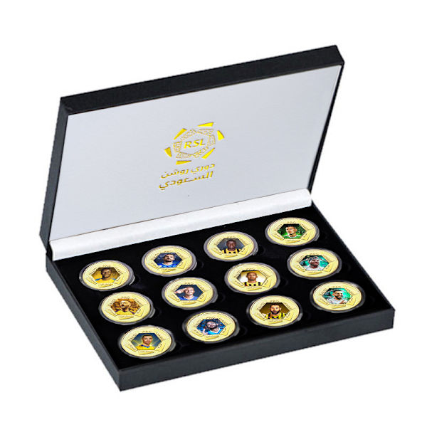 Saudi Premier League minnesmynt i metall med fotbollsstjärnorna C Ronaldo, Benzema och Neymar – en perfekt present till fotbollsälskare Display Rack Neymar