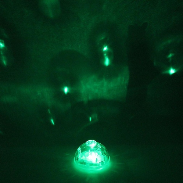 Fantastisk undervanns LED-lysshow for dam, basseng og boblebad