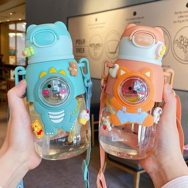 Kawaii vattenflaska - söta vattenflaskor med sugrör och klistermärken Bärbar tecknad björnvattenflaska läckagetät sportvattenflaska (660 ml)