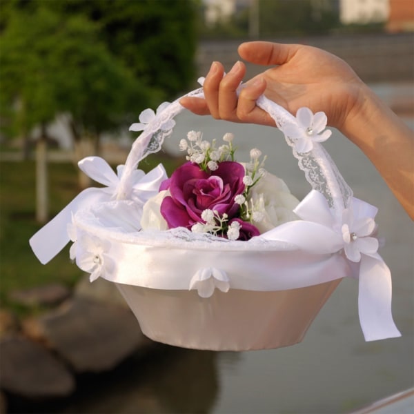 Blomsterpikekurv til bryllup 10,2\" B x 8,7\" H Liten hvit satengomslag med blonderhåndtak Kunstige blomsterdekorasjon