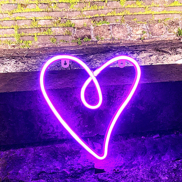 Hjerteformet LED Neon Lys - Neon væglampe eller USB drevet - Neon