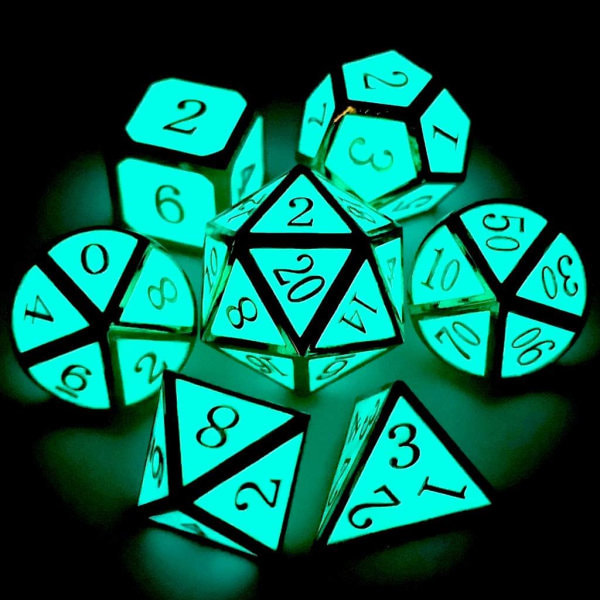 Hohtava sininen D&D-setti lohikäärme noppapussilla