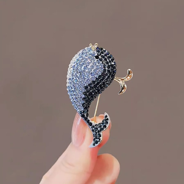 Mode Blå Rhinestone Whale Brosch Damkläder Smycken P 1pc