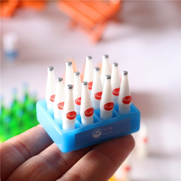 Mikrominiatyr Møbler Små Småskalige Leksagsdukker DIY Decora Mini 1:12 Simulering Et Dussin Sodavand Hvid 12 Flasker Blå Bakke