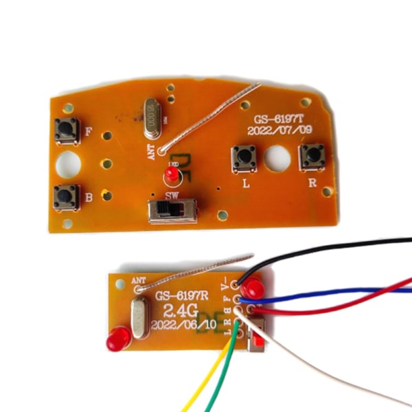 1 setti 2.4G 4CH RC-auton kaukosäätimen piirilevy PCB-lähetin ja