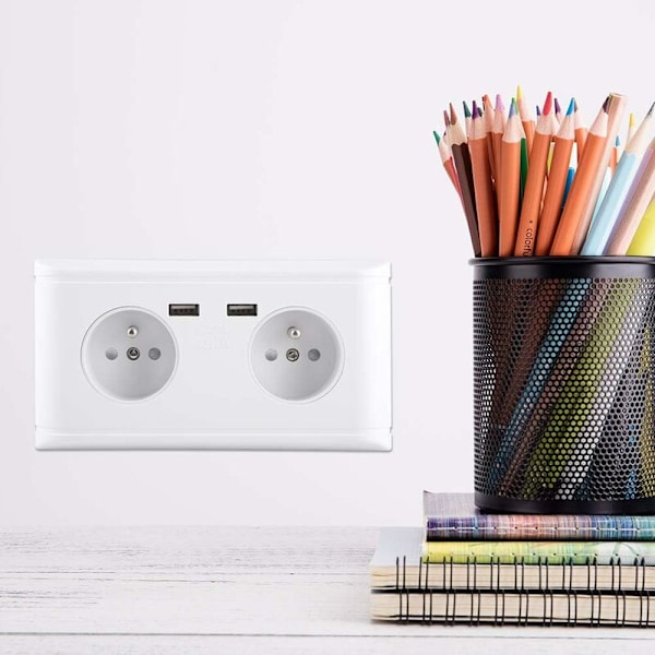 Seinäpistorasia EU-pistoke kaksois-USB-portilla puhelimen lataukseen, monitoiminen 250V