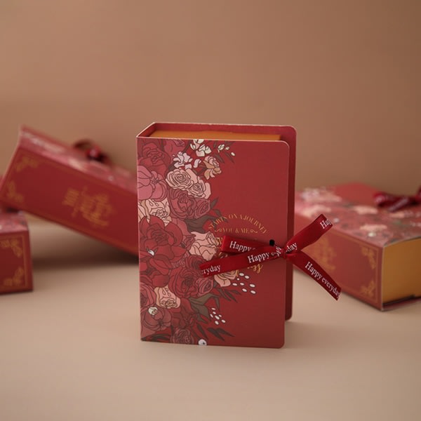 för Kreativ bokform Presentförpackningskartong Bröllop Holiday Choklad Godispresenter Förpackningskartong med band Kraftpapper Bo Wine red