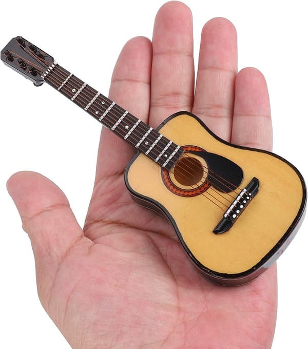 15cm Miniatyrgitarr i Trä Ornament Mini Musikinstrument