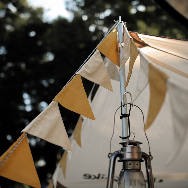 Utomhus campingutrustning camping tält atmosfär dekoration scen layout läger flagga canvas vimpel (1 set (22:a))
