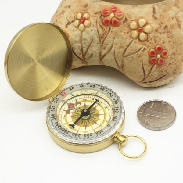 Klassisk kompass i mässing guld multifunktionell nyckelring Watch