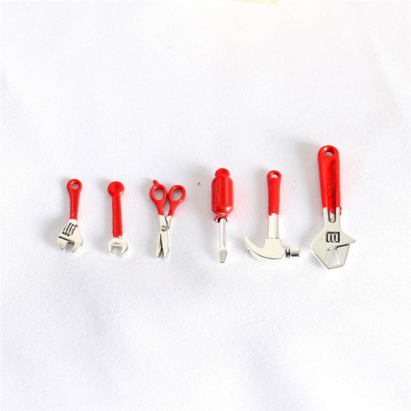 Mikrominiatyyrihuonekalut Pienet pienimuotoiset lelu-nukkekoti DIY Decora Mini vasara-avaimet Punainen