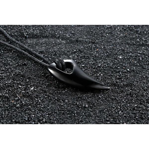 1. luun muotoinen korvakoru ruostumattomasta teräksestä Trendikkäät tarvikkeet Spike Titanium Teräskoru Henkilökohtaiset punk-korut miehille