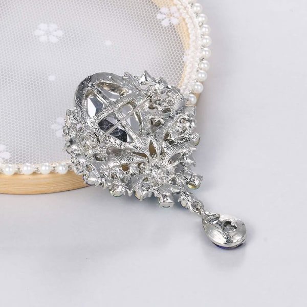 Mode Lily Flower Inlagd Strass Legering Cubic Zirconia Hänge Brosch För Kvinnor Av Fester Banketter Bröllop Födelsedagspresenter Strass Kristall Br
