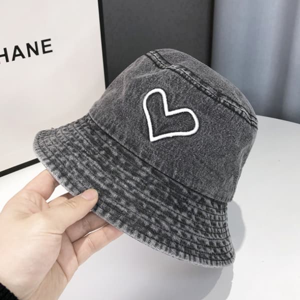 Bucket Hat Solhat SORT-HVID HJERTE SORT-HVID HJERTE black-white heart