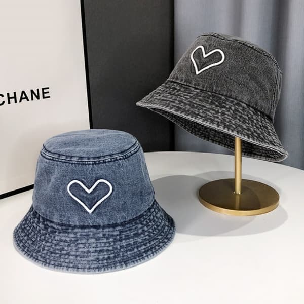 Bucket Hat Solhat SORT-HVID HJERTE SORT-HVID HJERTE black-white heart