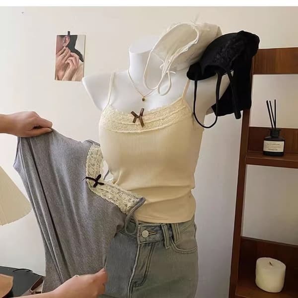V-ringad Slim Tank Topp med Spetsdetaljer GRÅ Gray