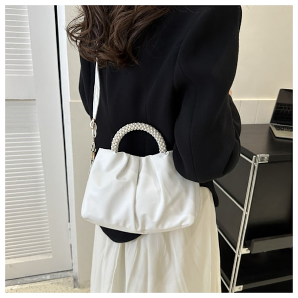 Pearl Handbag Olkalaukku MUSTA Black