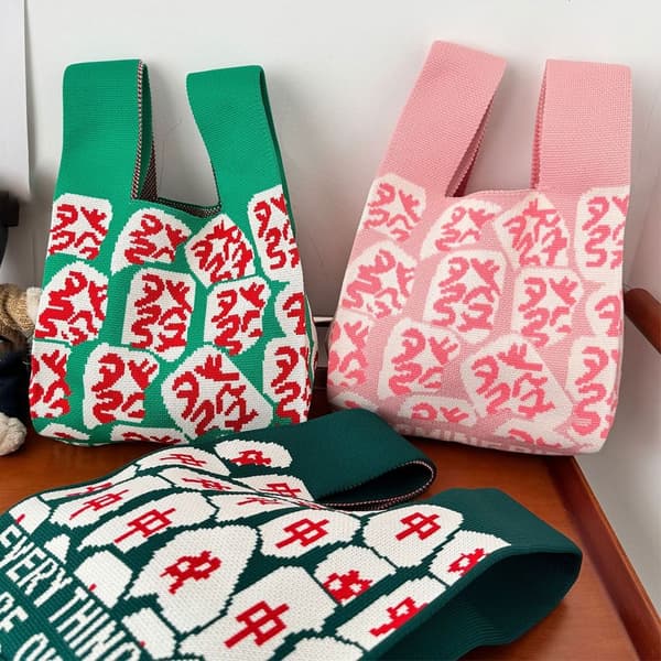 Stickad handväska med knut, handledsväska GRÖN B B green B-B