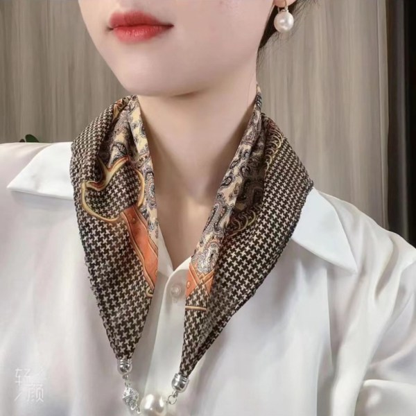 Halsdukar Tunn sidenscarf C C C