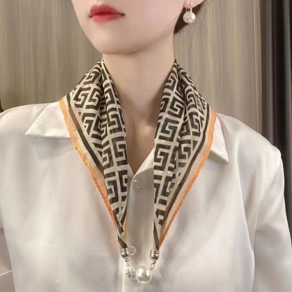 Halsdukar Tunn sidenscarf C C C