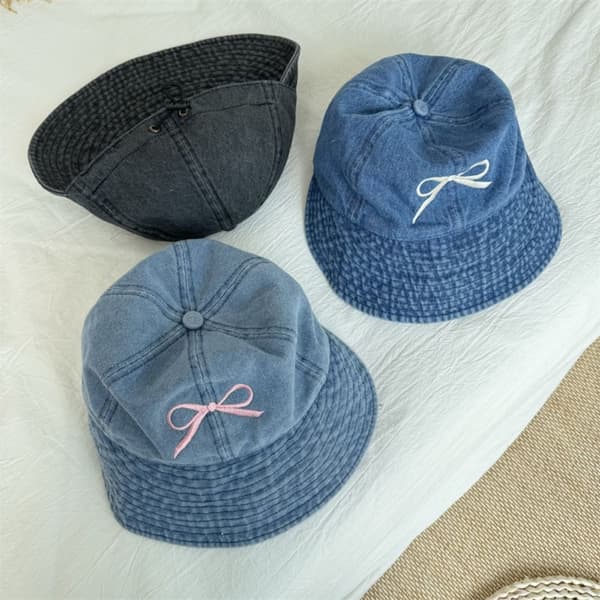 Rosettbroderad Solhatt i Denim, Blå Blue