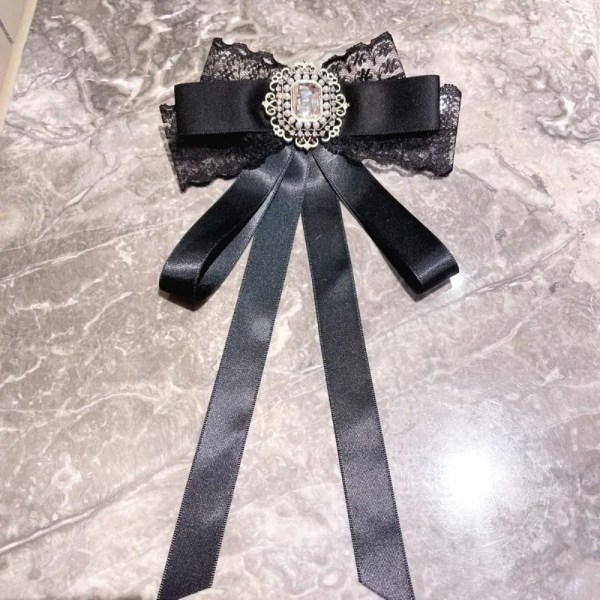 Fluga Spets Bowknot Broscher C C C