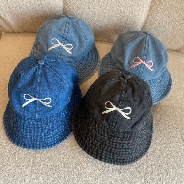 Blå Denim Bøllehat med Sløjfe-broderi Solhat Blue