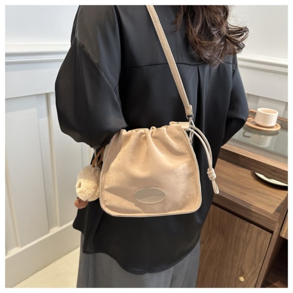 Dragsko Bucket Bag Axelväska KHAKI Khaki