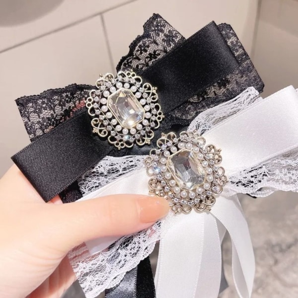 Fluga Spets Bowknot Broscher C C C