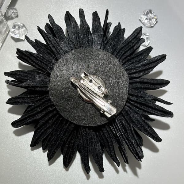Stor Blomsterbroche Korsage SORT Black