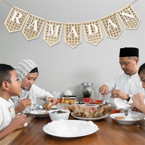 Eid Mubarak -riipus Ramadan-koriste MUSTA