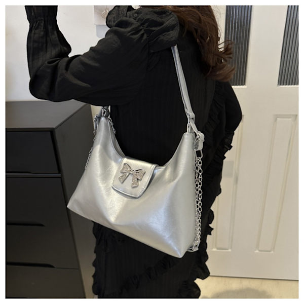 Handväska med rosett SILVER Silver