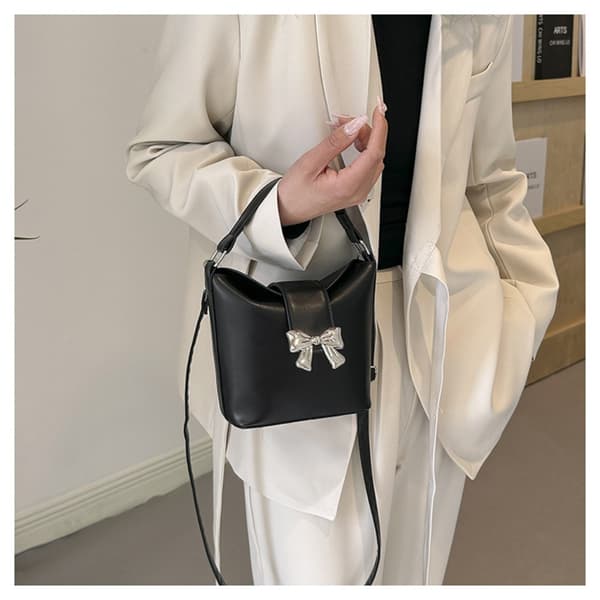 Bow Handväska Bucket Bag VIT White